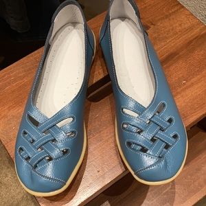 Women’s rare size 10 1/2 shoes